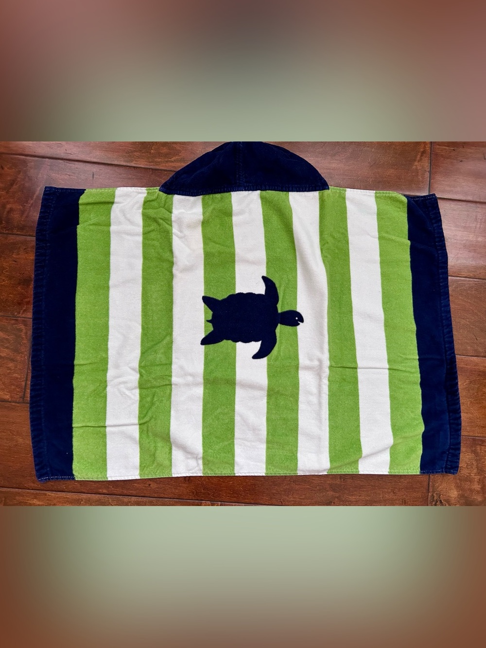*Like new!* Pottery Barn Kids Classic green and navy blue hooded towel